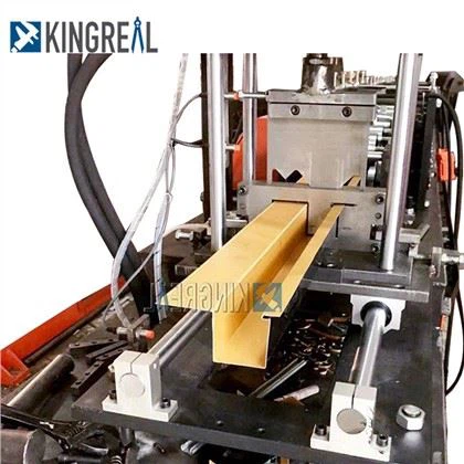 Stroj za oblikovanje valovitega stropa